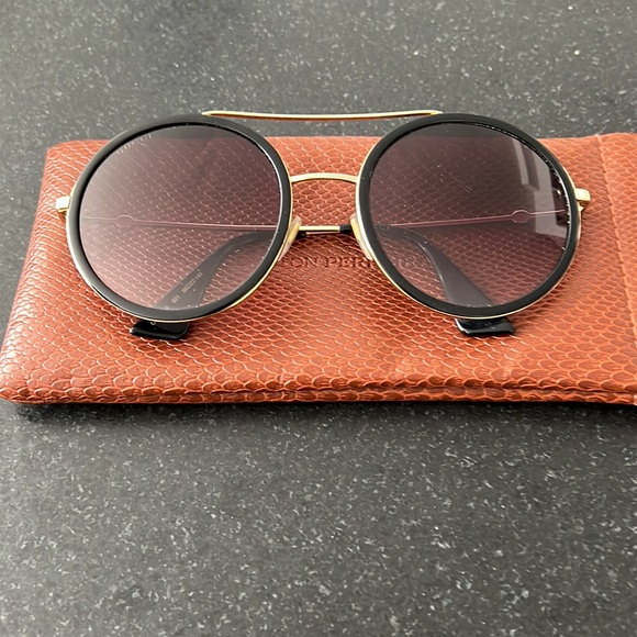 Gucci black aviator sunglasses - Picture 4 of 7